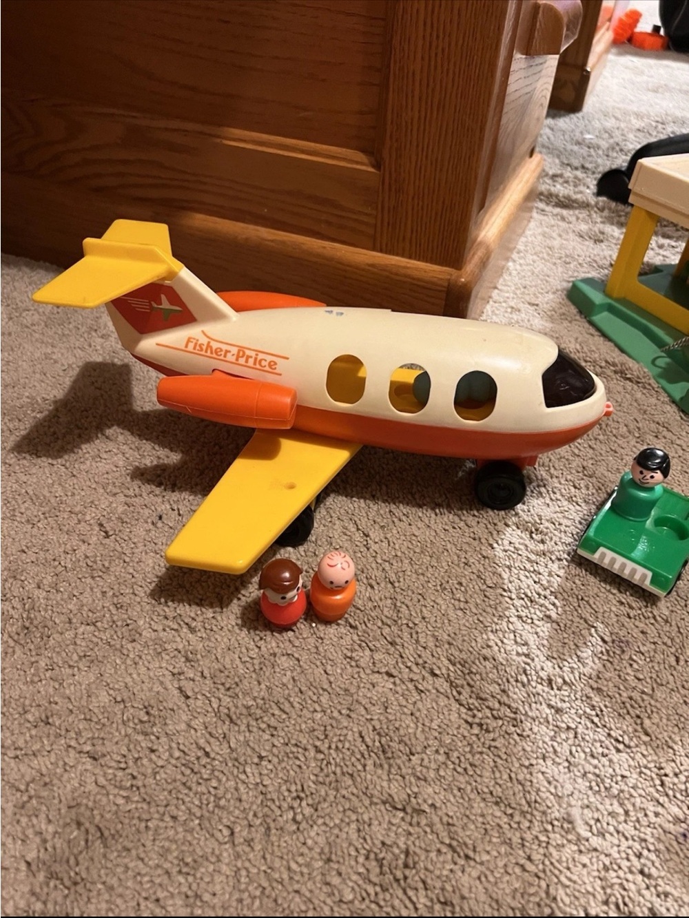 Fisher-Price Vintage Little People Airport With Airplane - Picture 13 of 13